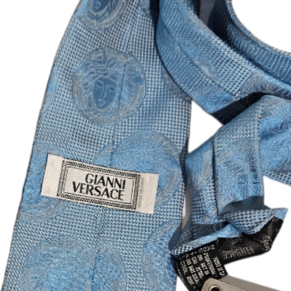 GIANNI VERSACE Blue Monogrammed Medusa Silk LUXURY Tie ITALY - Picture 2 of 4